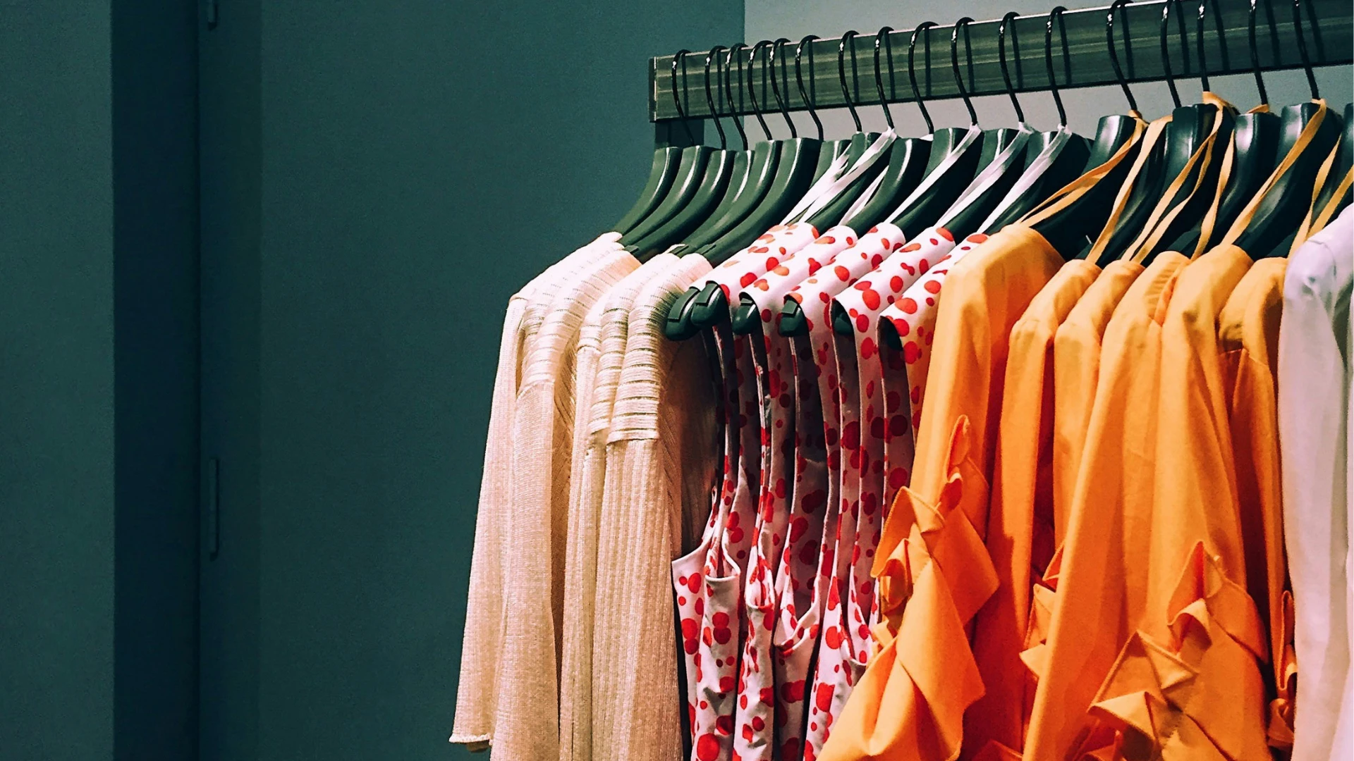 Implementación del POS de Shopify en 12 tiendas de moda - Retail